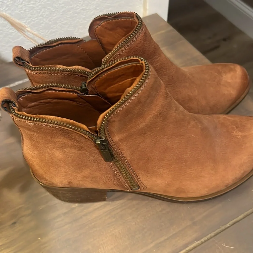 Lucky Brand ankle boots - Picture 2 of 4
